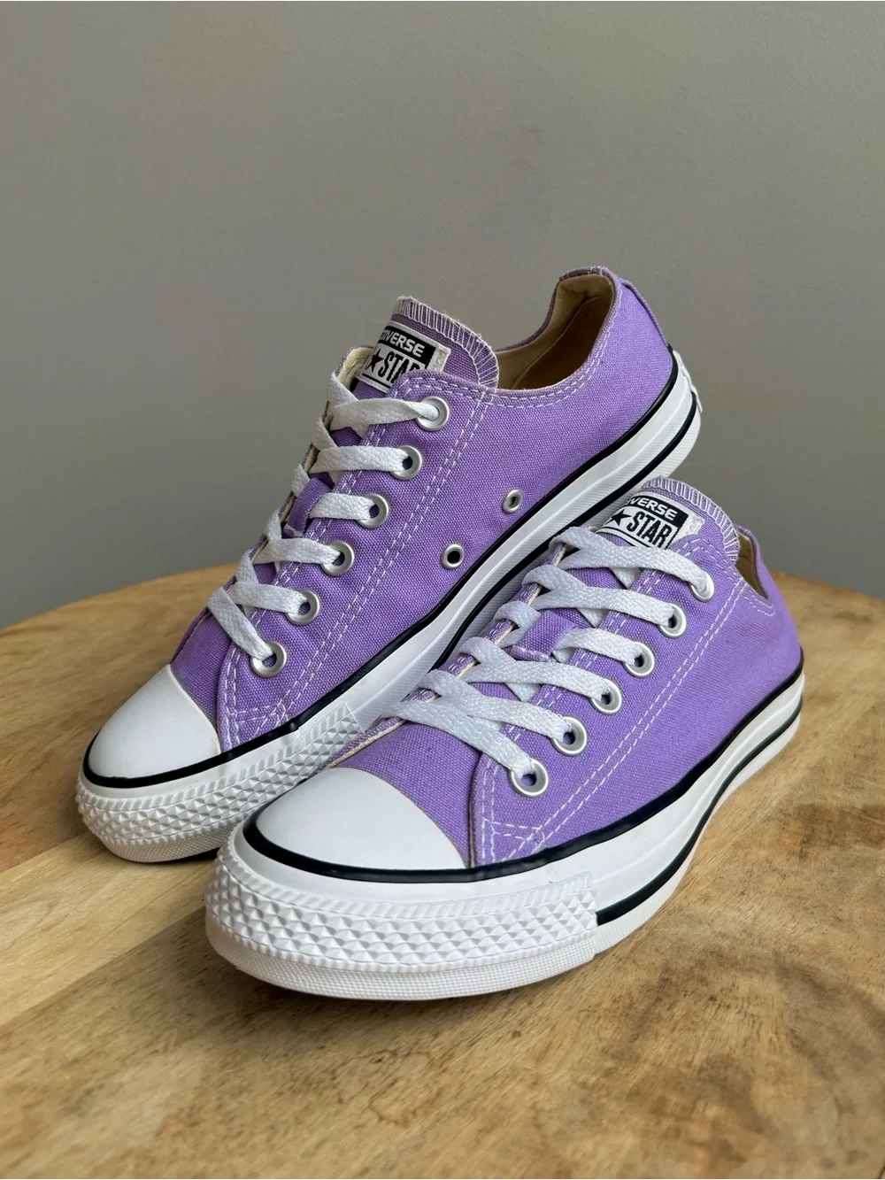 Converse All Star Chuck Taylor Low Top Electric Purple Lavender Shoes Size 7